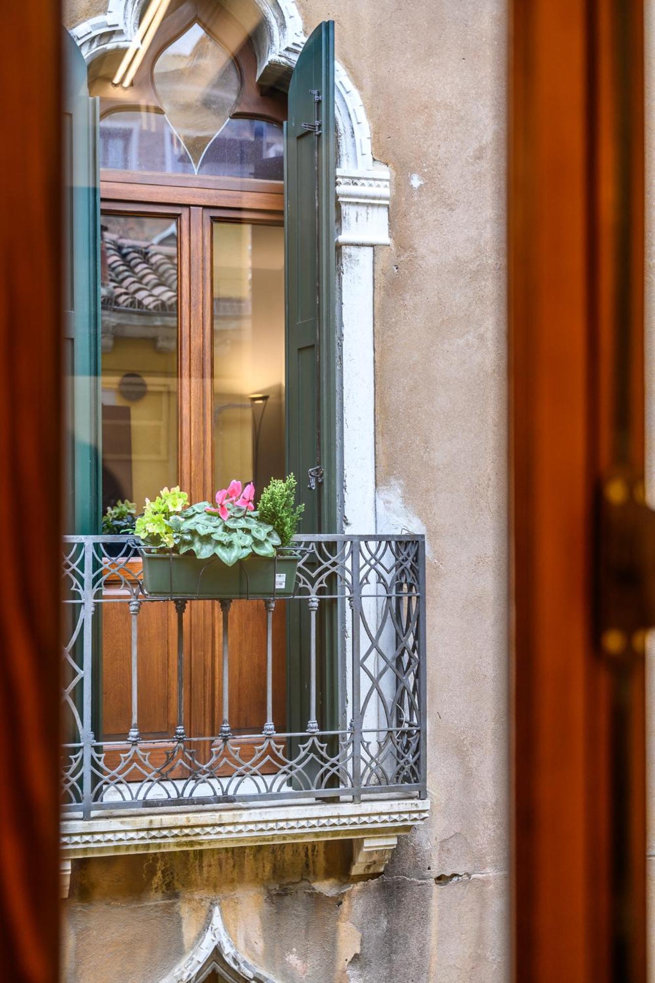 Ca Rialto 4122 - Luxury Terrace Apartment Venesia Bagian luar foto