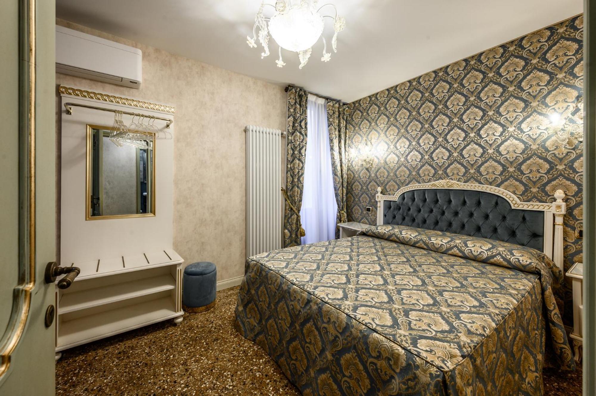 Ca Rialto 4122 - Luxury Terrace Apartment Venesia Bagian luar foto