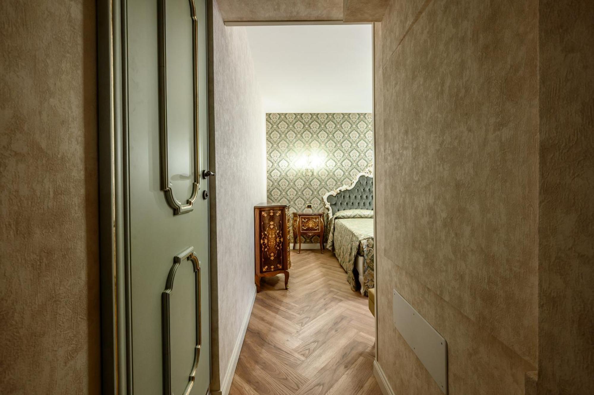 Ca Rialto 4122 - Luxury Terrace Apartment Venesia Bagian luar foto